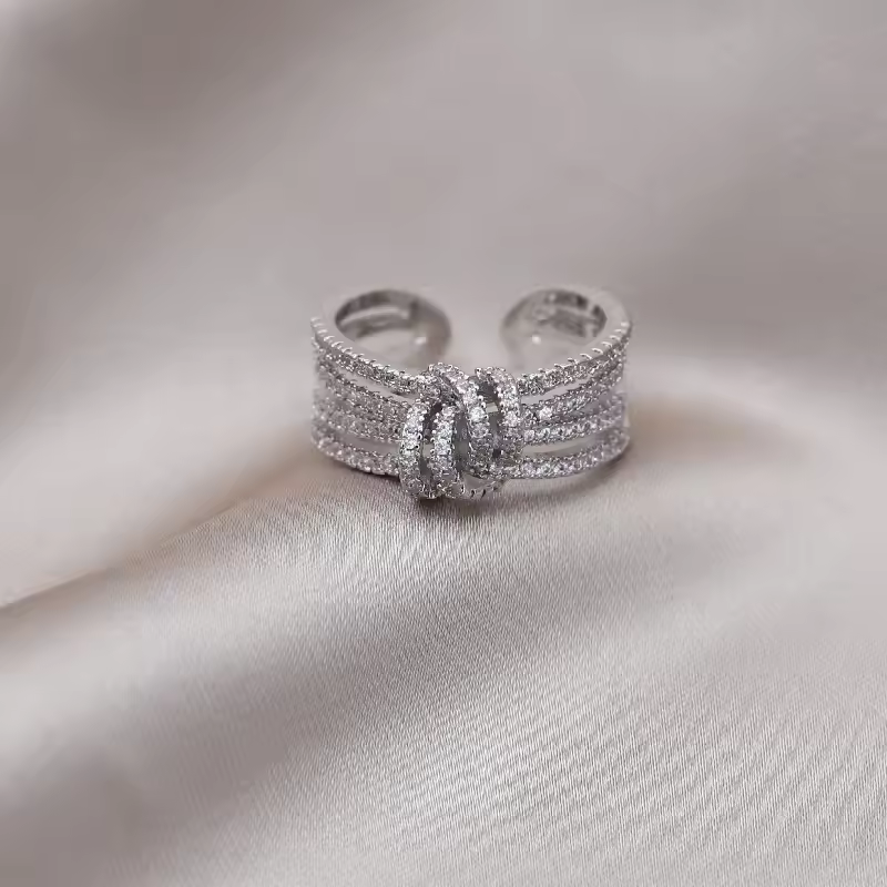 Elegant Cross Knotted Ring